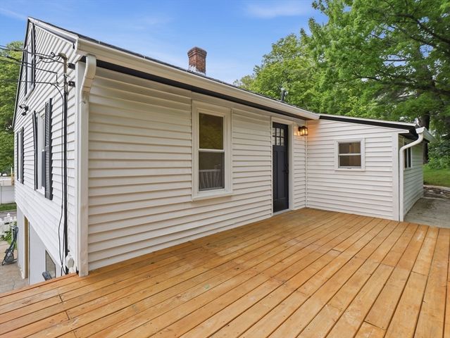 41 Bridgeport St, Worcester, MA 01604