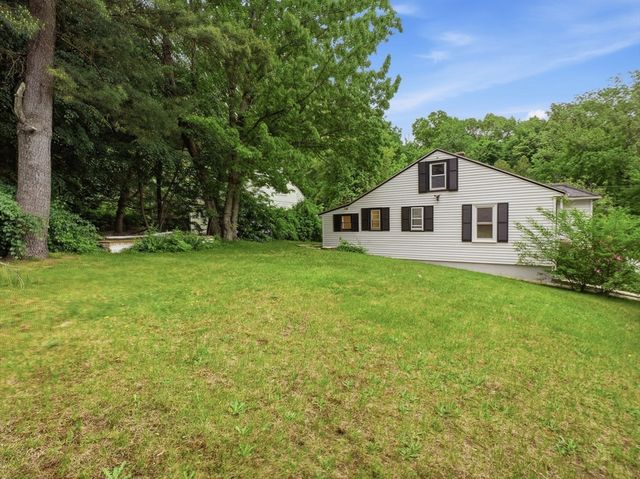 41 Bridgeport St, Worcester, MA 01604