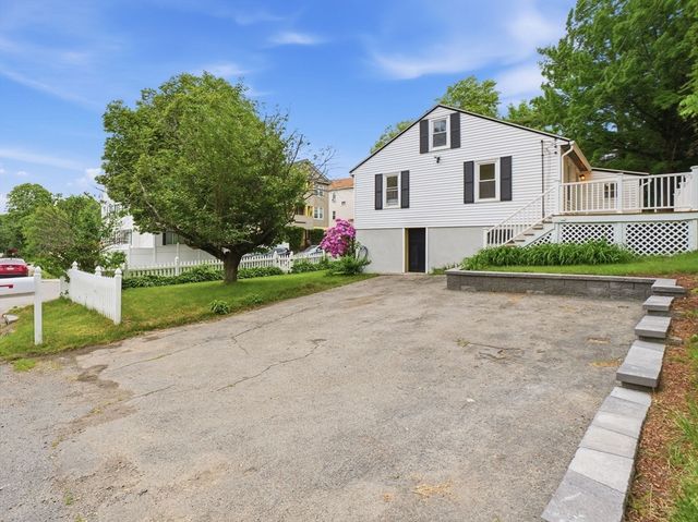 41 Bridgeport St, Worcester, MA 01604