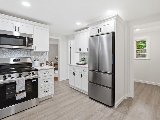 41 Bridgeport St, Worcester, MA 01604