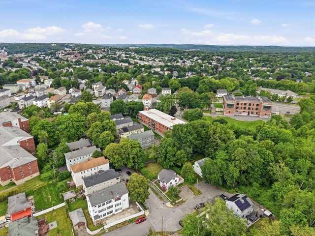 41 Bridgeport St, Worcester, MA 01604