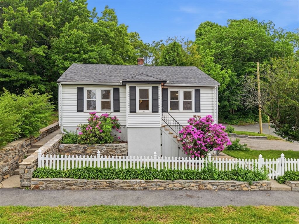 41 Bridgeport St, Worcester, MA 01604