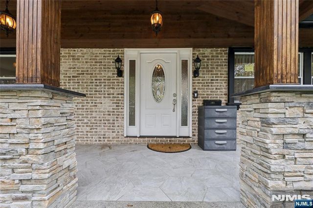 707 Chadwick Drive, Paramus, NJ 07652
