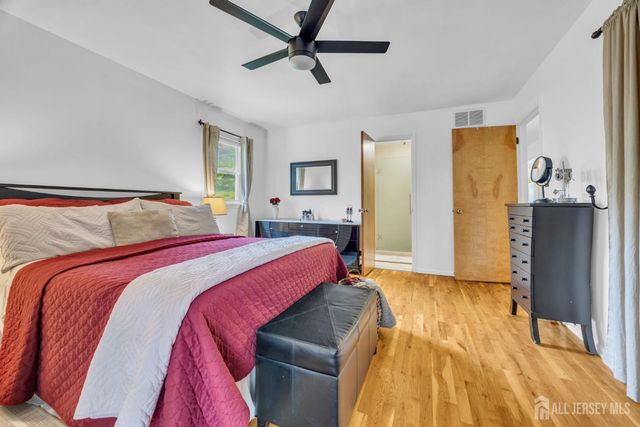 7 S Brook Drive, Milltown, NJ 08850