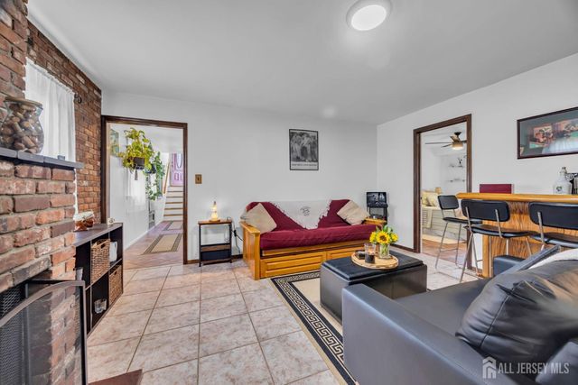 7 S Brook Drive, Milltown, NJ 08850