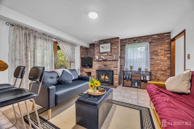 7 S Brook Drive, Milltown, NJ 08850