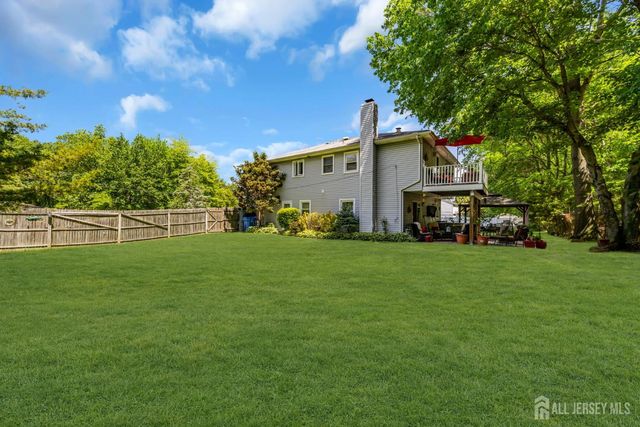 7 S Brook Drive, Milltown, NJ 08850