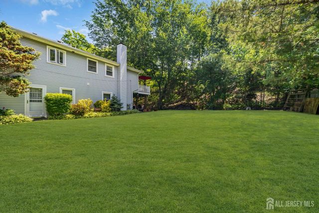 7 S Brook Drive, Milltown, NJ 08850