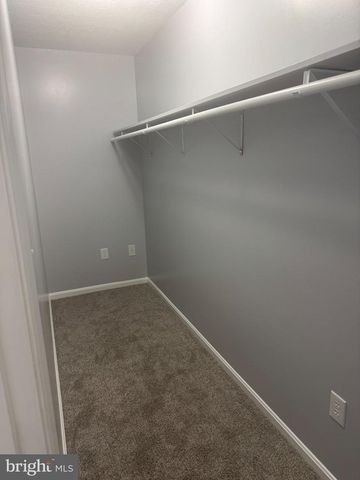 623 THOMPSON ST, Strasburg, VA 22641