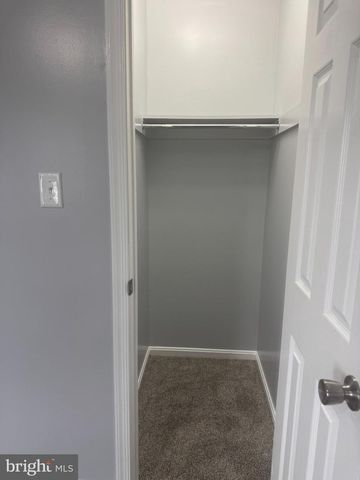 623 THOMPSON ST, Strasburg, VA 22641