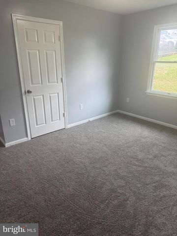 623 THOMPSON ST, Strasburg, VA 22641