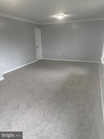 623 THOMPSON ST, Strasburg, VA 22641