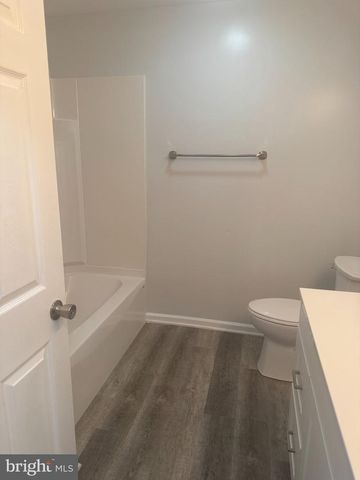 623 THOMPSON ST, Strasburg, VA 22641