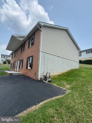 623 THOMPSON ST, Strasburg, VA 22641