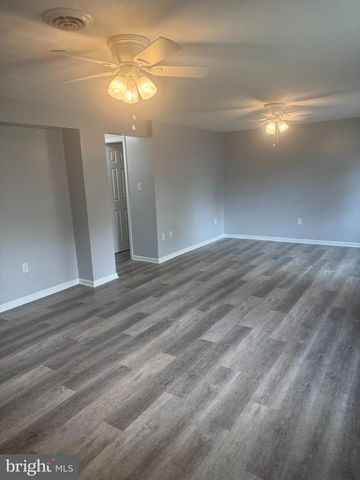 623 THOMPSON ST, Strasburg, VA 22641