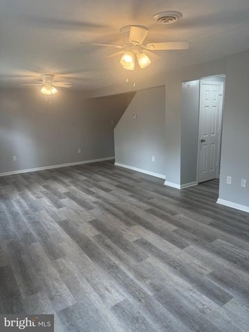 623 THOMPSON ST, Strasburg, VA 22641