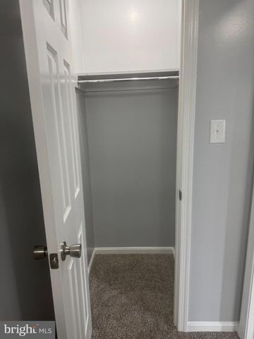 623 THOMPSON ST, Strasburg, VA 22641