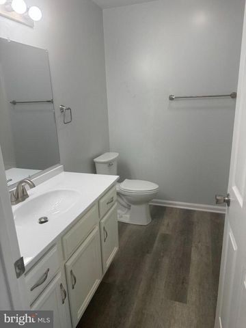 623 THOMPSON ST, Strasburg, VA 22641