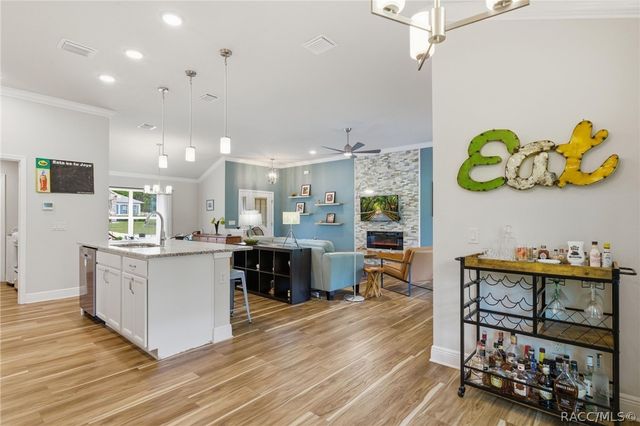 1724 E Gate Dancer Circle, Inverness, FL 34453