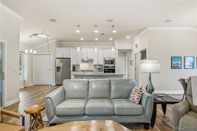1724 E Gate Dancer Circle, Inverness, FL 34453