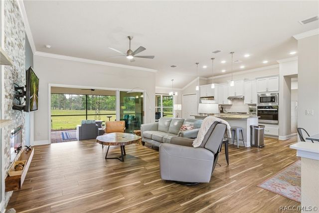 1724 E Gate Dancer Circle, Inverness, FL 34453