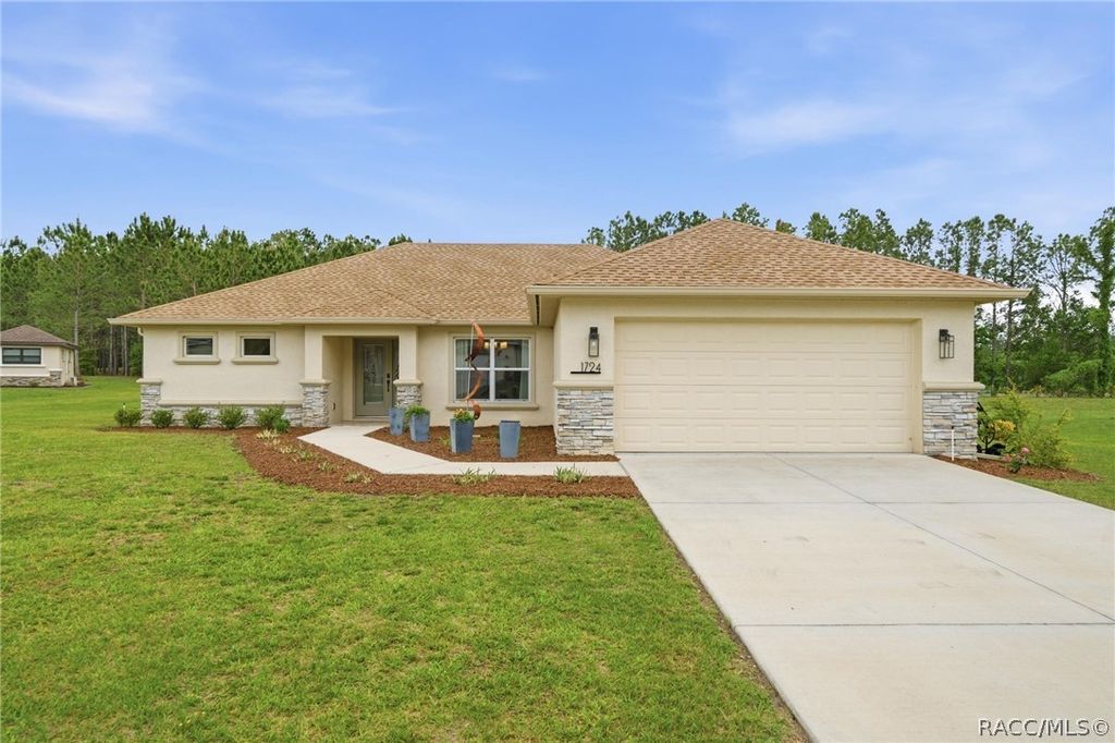 1724 E Gate Dancer Circle, Inverness, FL 34453