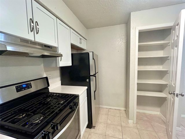 2300 Cedrick CV A, Austin, TX 78748