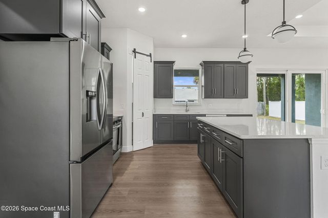 708 Daysland Avenue SW, Palm Bay, FL 32908