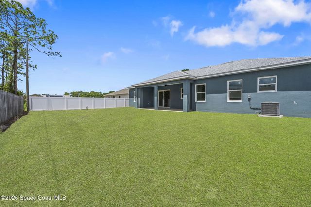 708 Daysland Avenue SW, Palm Bay, FL 32908