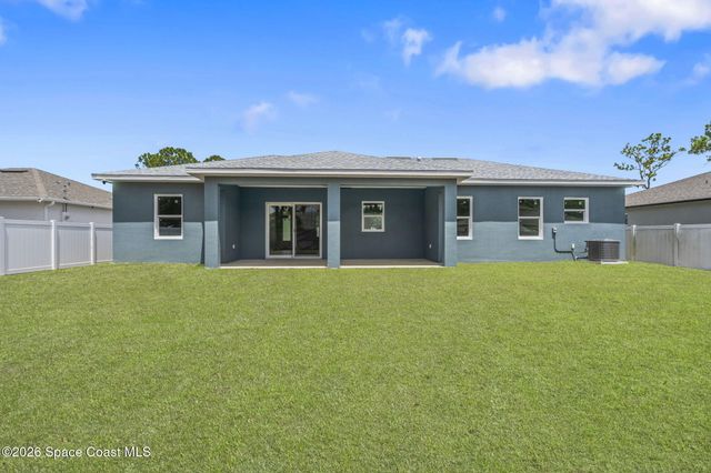 708 Daysland Avenue SW, Palm Bay, FL 32908