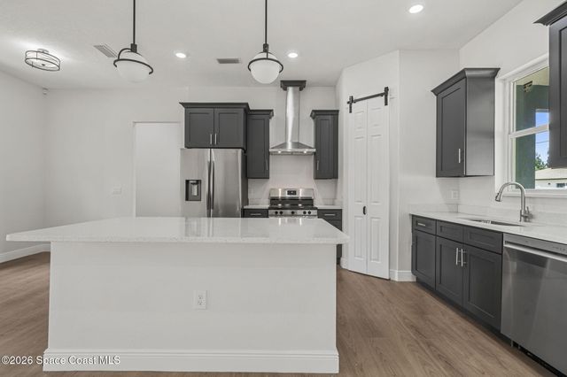 708 Daysland Avenue SW, Palm Bay, FL 32908
