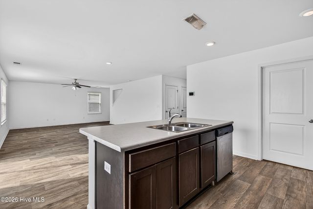 681 Loftus Way NE, Leland, NC 28451
