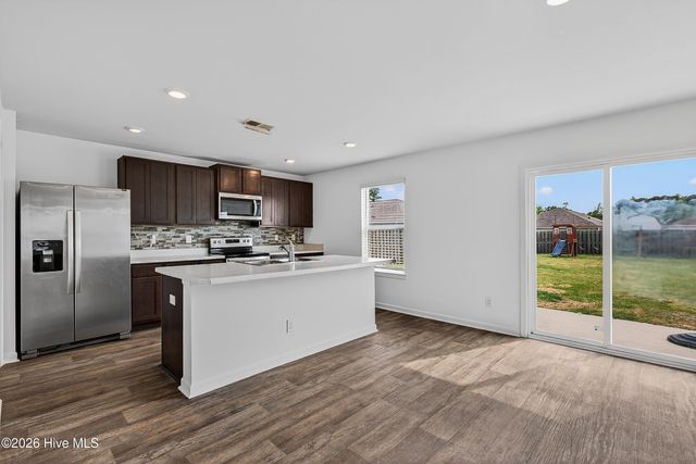 681 Loftus Way NE, Leland, NC 28451