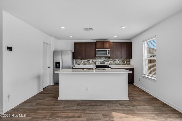 681 Loftus Way NE, Leland, NC 28451