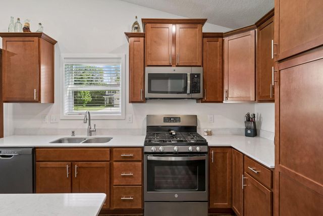 105 2nd Street SW, Delano, MN 55328