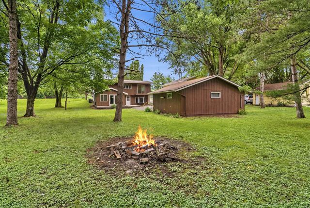 6937 Stillwater Boulevard N, Oakdale, MN 55128