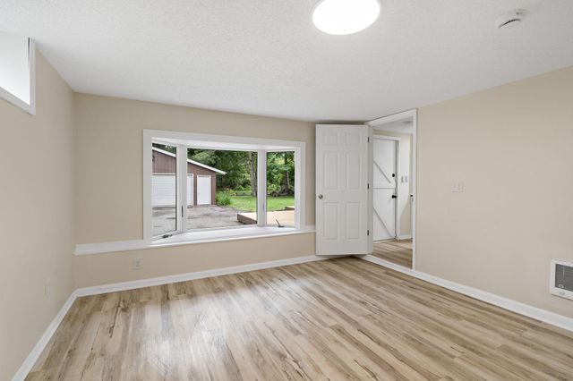 6937 Stillwater Boulevard N, Oakdale, MN 55128