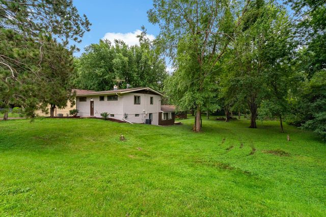 6937 Stillwater Boulevard N, Oakdale, MN 55128
