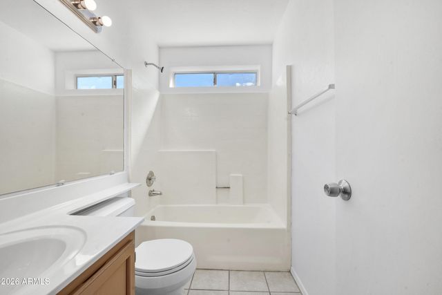 8715 W TOWNLEY Avenue, Peoria, AZ 85345