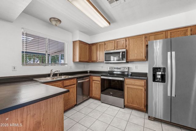 8715 W TOWNLEY Avenue, Peoria, AZ 85345