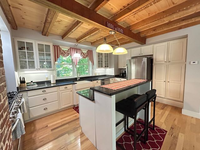146 N Main Street, Wolfeboro, NH 03894