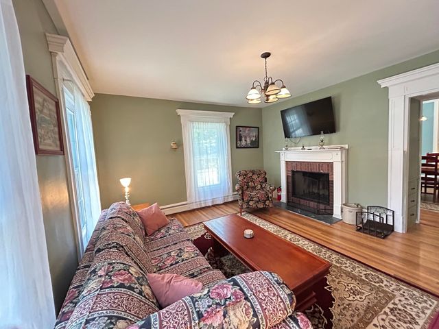 146 N Main Street, Wolfeboro, NH 03894