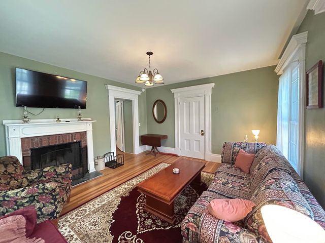 146 N Main Street, Wolfeboro, NH 03894
