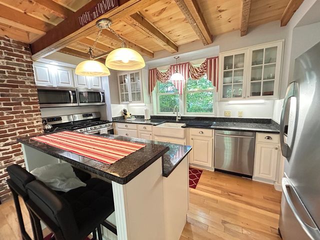 146 N Main Street, Wolfeboro, NH 03894