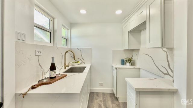 2340 N Thomas Street, Los Angeles, CA 90031