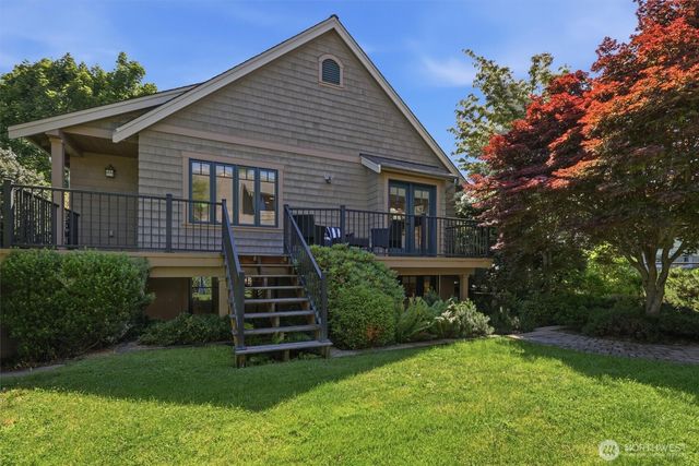 5937 37th Avenue SW, Seattle, WA 98126