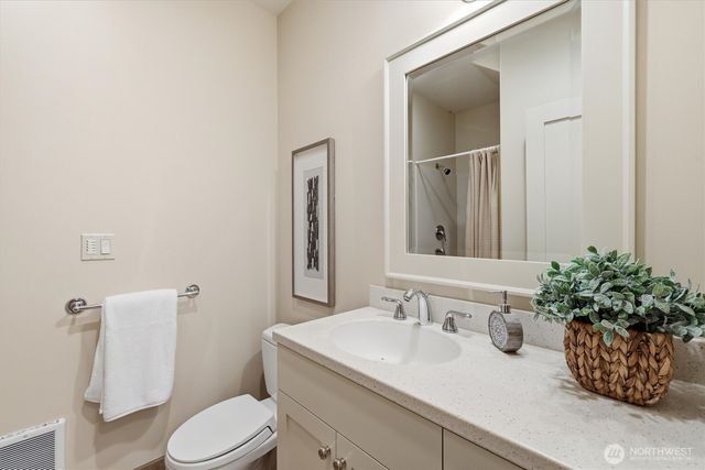 5937 37th Avenue SW, Seattle, WA 98126