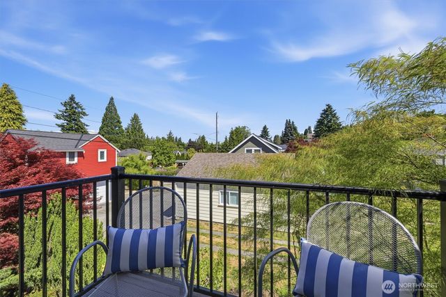 5937 37th Avenue SW, Seattle, WA 98126