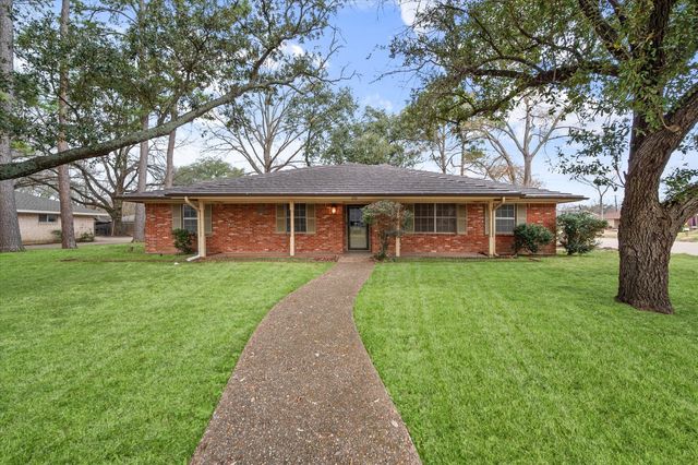 800 Imperial Lane, Corsicana, TX 75110