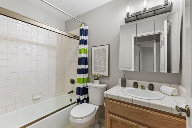 403 Hanworth Ct, Roseville, CA 95661